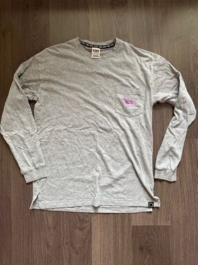 VINTAGE Y2K PINK Victoria's Secret Light Gray Long-Sleeve Pocket Tee